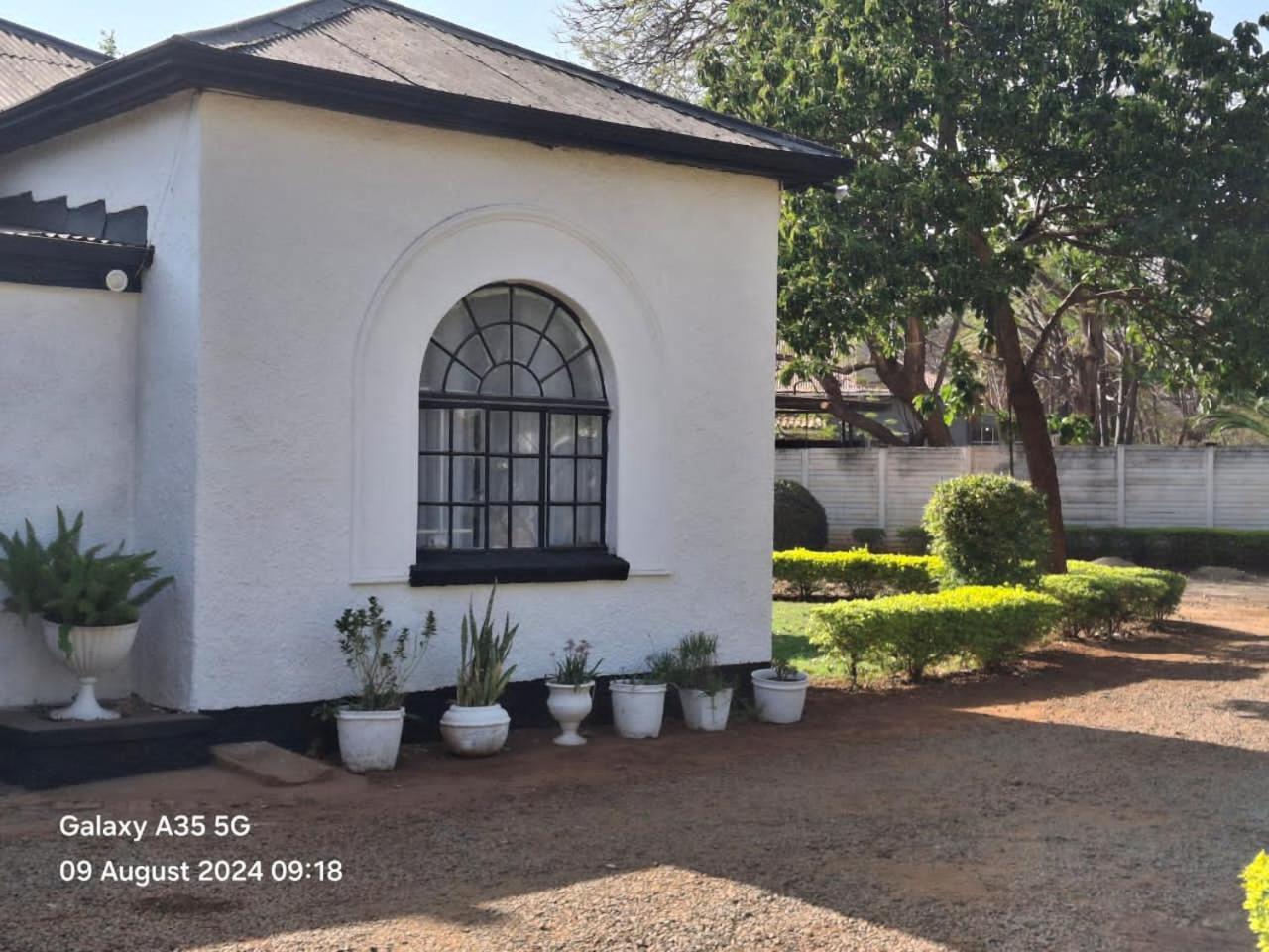 Choice Backpackers Lodge Bulawayo Dış mekan fotoğraf