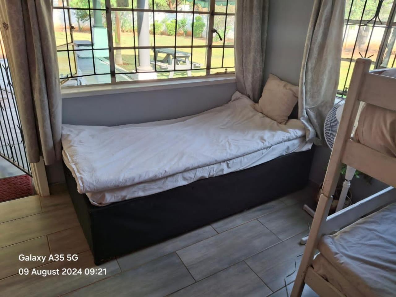 Choice Backpackers Lodge Bulawayo Dış mekan fotoğraf